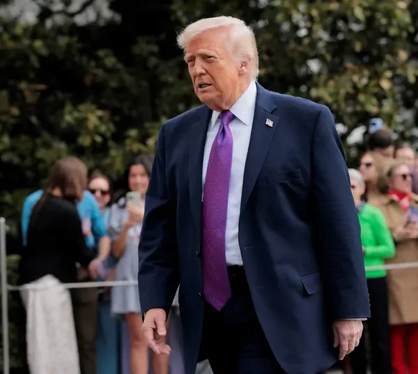 Trump’s grip on reality said to be ‘slipping fast’ as economy ‘wrecks’: ‘It’s happening’