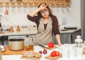 Dear Abby: My in-laws won’t leave me alone in my kitchen