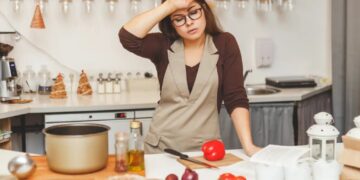 Dear Abby: My in-laws won’t leave me alone in my kitchen