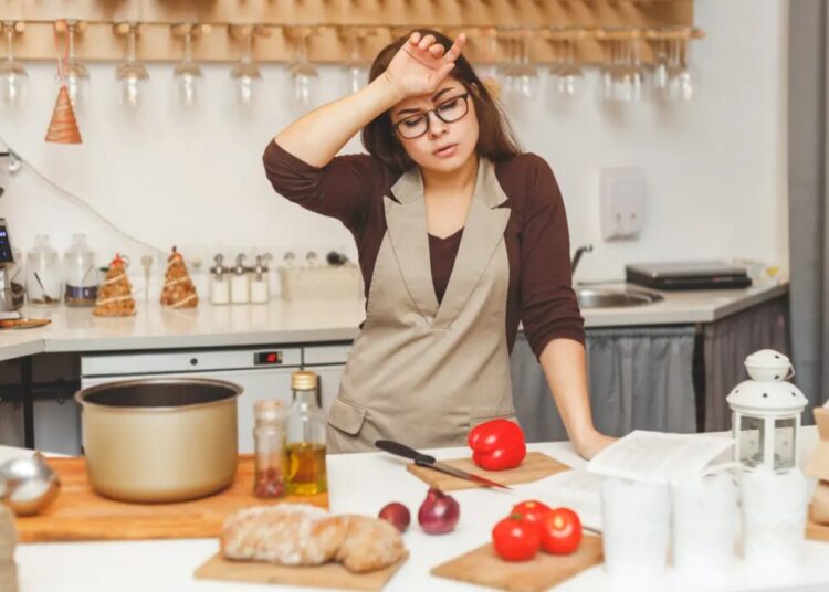 Dear Abby: My in-laws won’t leave me alone in my kitchen
