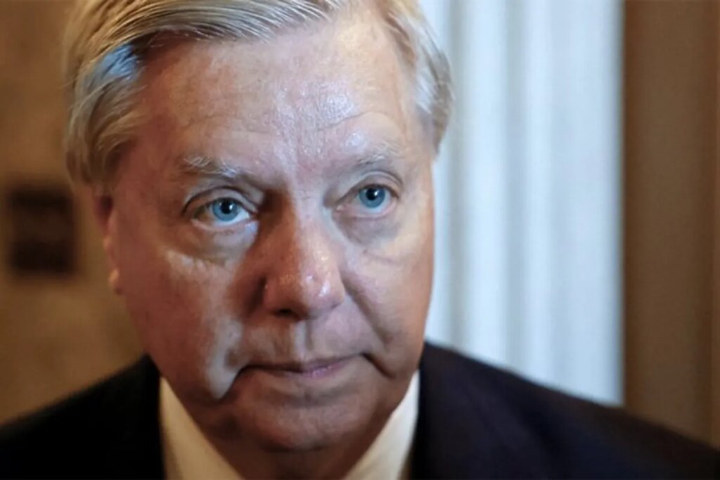 Lindsey Graham gets brutal correction after claiming Americans support $400M ballroom
