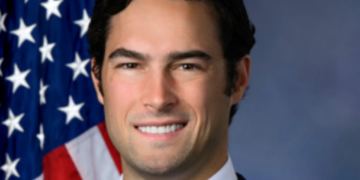 MAGA lawmakers at each other’s throats over bipartisan reform plan