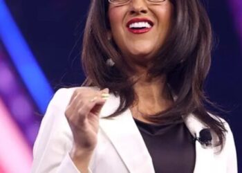 ‘Traitor!’ MAGA turns on Boebert as she attends Opening Day with Dem gov