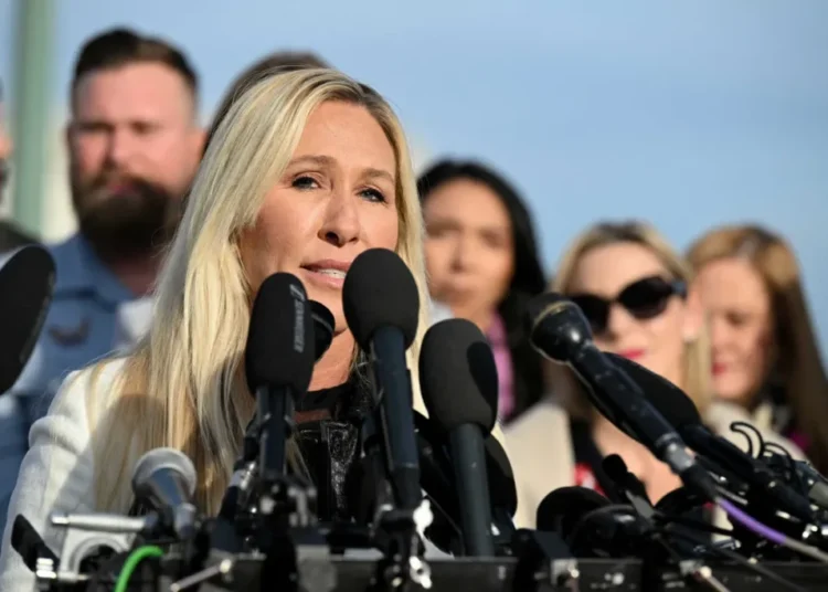 Right-wing leaders call for Trump’s removal from office after president’s new threat