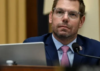 ‘Campaign in free fall’: Swalwell hemorrhaging staff as Dem leaders call for exit