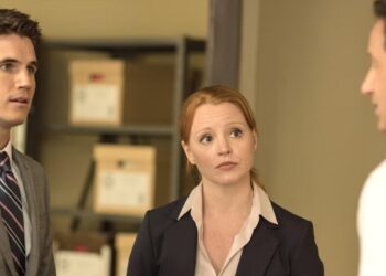 Robbie Amell Recalls Adorable Behind-the-Scenes Story With David Duchovny Ahead of ‘X-Files’ Reboot