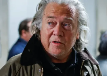 ‘That’s funny?’ Bannon fumes as crowd laughs at his crusade to ban Sharia law