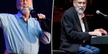 Country star Ray Stevens breaks his neck, rushed to hospital in Nashville