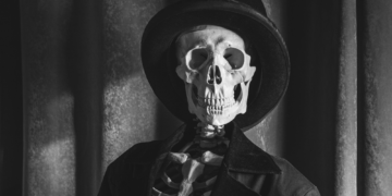 That Time a Famous Comedian Died on Live TV (and Everyone Thought It Was a Joke)