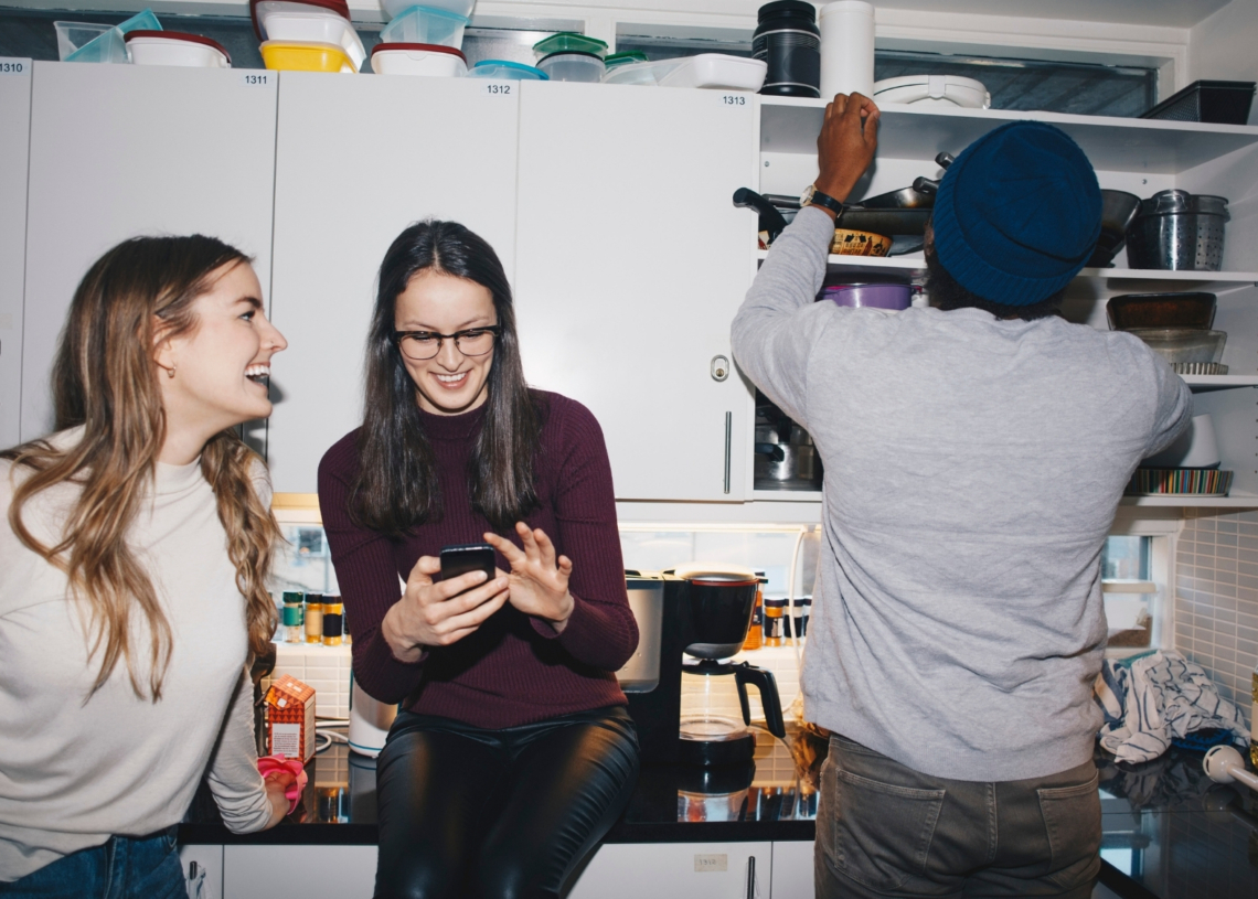 The People You Live With Have a Strange Effect on Your Body