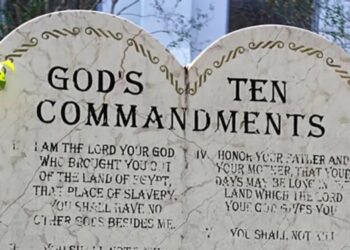 Conservative appeals court rules red state can force schools to post Ten Commandments