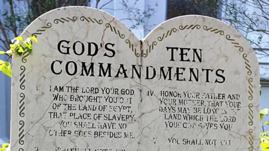 Conservative appeals court rules red state can force schools to post Ten Commandments