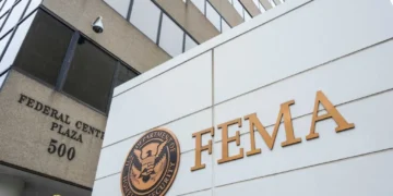 GOP strategist in disbelief as America’s government falls to  ‘midnight conspiracy radio’