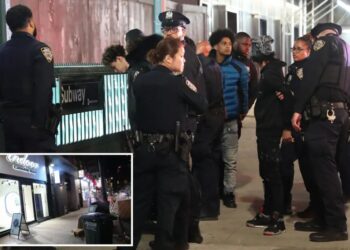 Teen stabbed multiple times near Times Square: NYPD