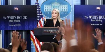 Karoline Leavitt’s praising of Donald Trump results in mockery from critics