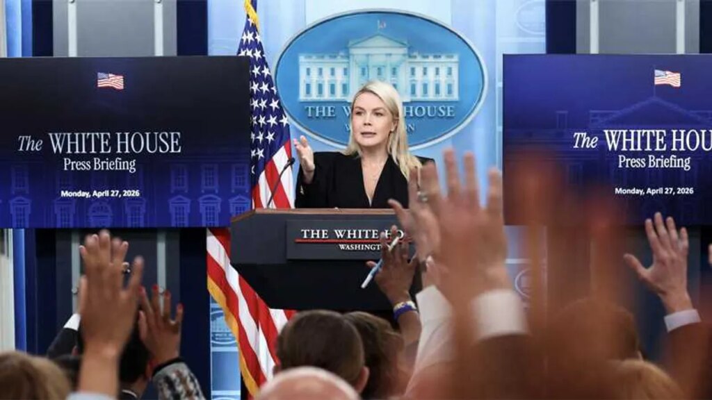 Karoline Leavitt’s praising of Donald Trump results in mockery from critics