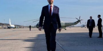 Trump wanted Vance to look like failure because he ‘wasn’t on board’ with plan: analyst