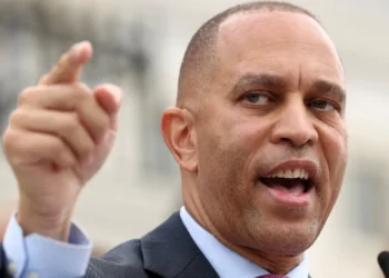 ‘Ouch for Republicans’: Experts pounce as Dems see ‘big advantage’ in new poll