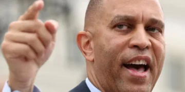 ‘Ouch for Republicans’: Experts pounce as Dems see ‘big advantage’ in new poll