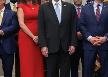 Top Republican spotted ‘living it up’ on beach as shutdown drags on: report