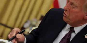 ‘Stark warning’: Trump’s ‘absolutely insane’ confession leaves analysts gobsmacked