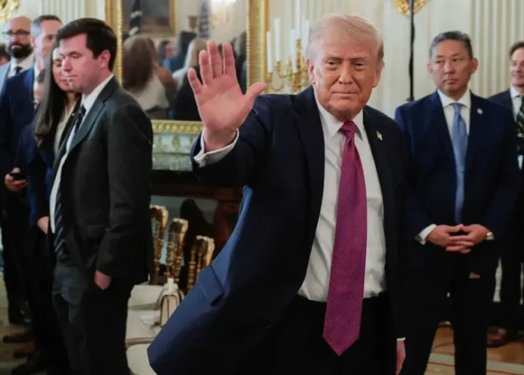 Chaos engulfs war talks as Trump admin can’t identify ‘who’s in charge’: CNN reporter