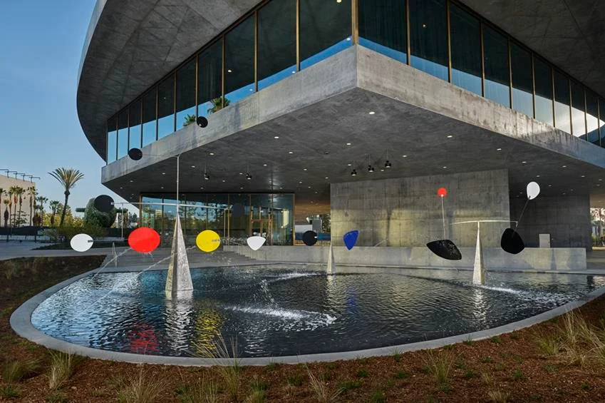 Alexander Calder, Three Quintains (Hello Girls), 1964, Los Angeles County  Museum of Art, Art Museum Council Fund, Calder Foundation, New York/Artists Rights Society (ARS), New York. Source: Fredrik Nielsen Studio