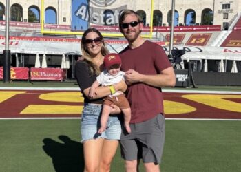 Cancer left him blind. When his son was diagnosed, ex-USC long snapper found Trojans had his back again
