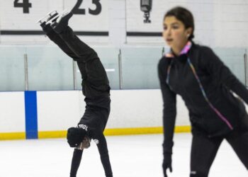 As beloved Valley Ice Center faces demolition, hockey families fight to save it