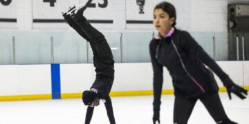 As beloved Valley Ice Center faces demolition, hockey families fight to save it