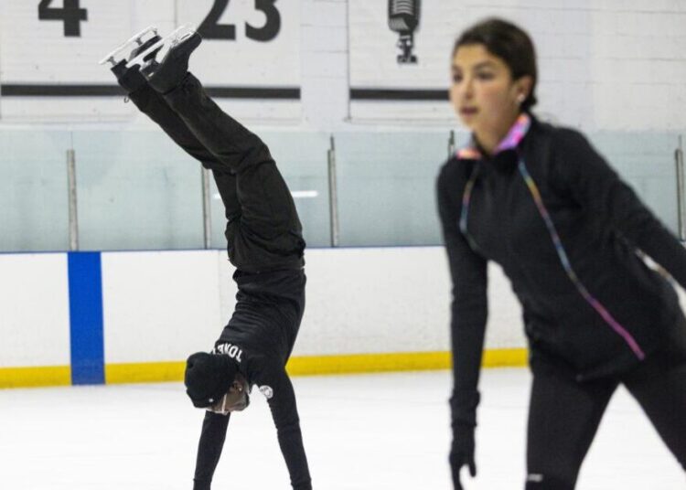 As beloved Valley Ice Center faces demolition, hockey families fight to save it