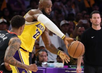 Can Lakers steal this series? After beating Durant-less Rockets in opener, anything is possible