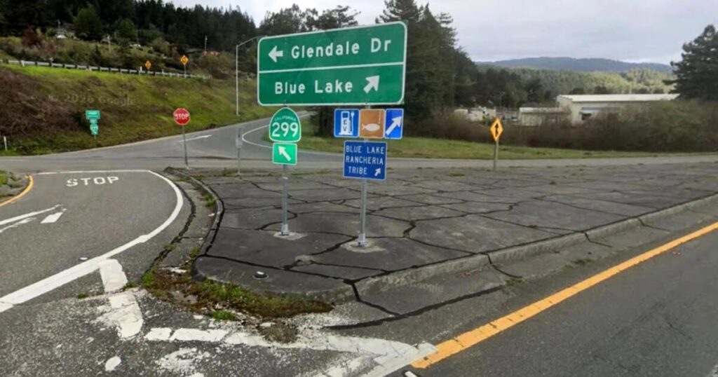 California woman escapes kidnapping by texting 911 from gas station bathroom, deputies say