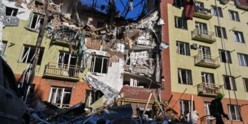 Russian attacks kill 4 as Ukraine drones target oil infrastructure