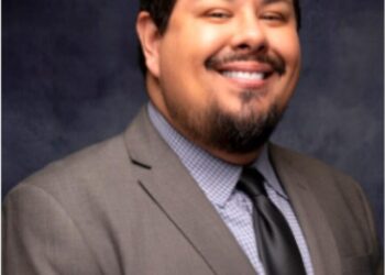 Former SoCal school board trustee messaged teen boys, called them ‘sexy,’ prosecutors say