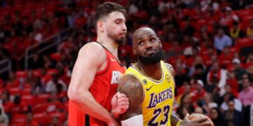 Lakers take commanding 3-0 lead over Rockets in playoff series