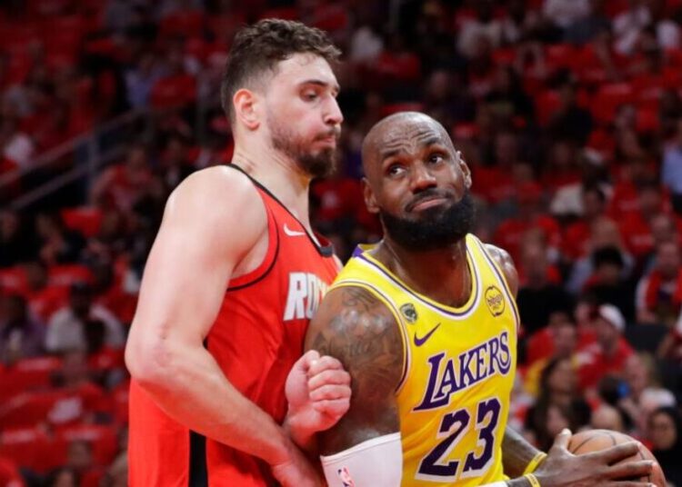 Lakers take commanding 3-0 lead over Rockets in playoff series