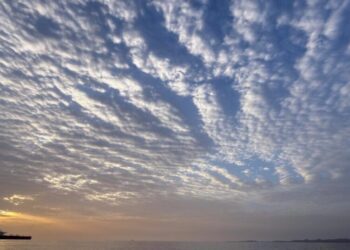 Iran closes Strait of Hormuz again over US blockade and fires on ships