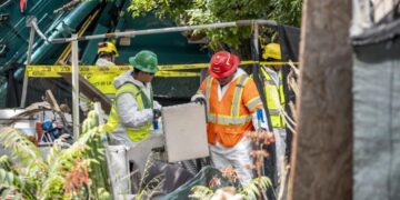 L.A. clears homeless encampment long plagued by crime, drug use in North Hollywood