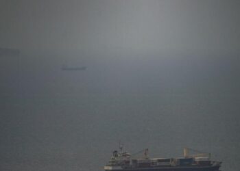 Trump maintains blockade as Iran’s factions struggle to unite