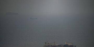 Trump maintains blockade as Iran’s factions struggle to unite