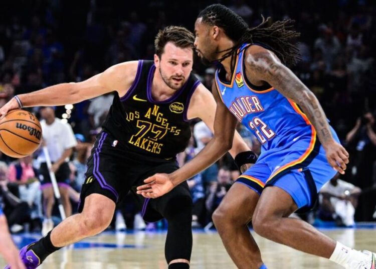 Lakers star Luka Doncic suffers hamstring injury, leaves game vs. Thunder