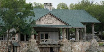 Camp Mystic director offers tearful apology to victims’ families at legislative hearing
