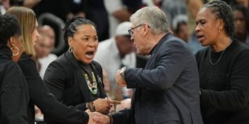 UConn coach Geno Auriemma apologizes again for Final Four clash, mentions coach Dawn Staley by name