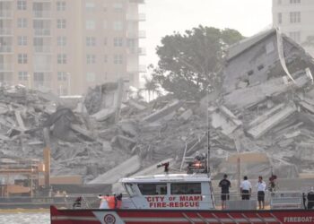 A 23-story hotel in exclusive Miami locale vanishes in seconds with implosion