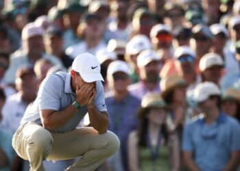 Rory McIlroy shakes off setbacks, wins rare back-to-back Masters titles