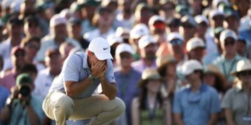Rory McIlroy shakes off setbacks, wins rare back-to-back Masters titles