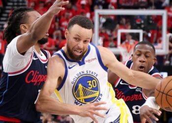 Too much Steph Curry as Clippers’ season comes to end with play-in loss to Warriors