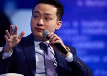 A crypto mogul’s lawsuit against a Trump-linked crypto firm shows the peril of investing with Trump