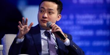 A crypto mogul’s lawsuit against a Trump-linked crypto firm shows the peril of investing with Trump